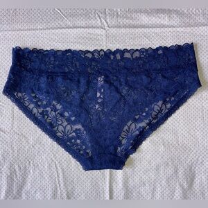 Victoria’s Secret lace hiphugger, NWOT